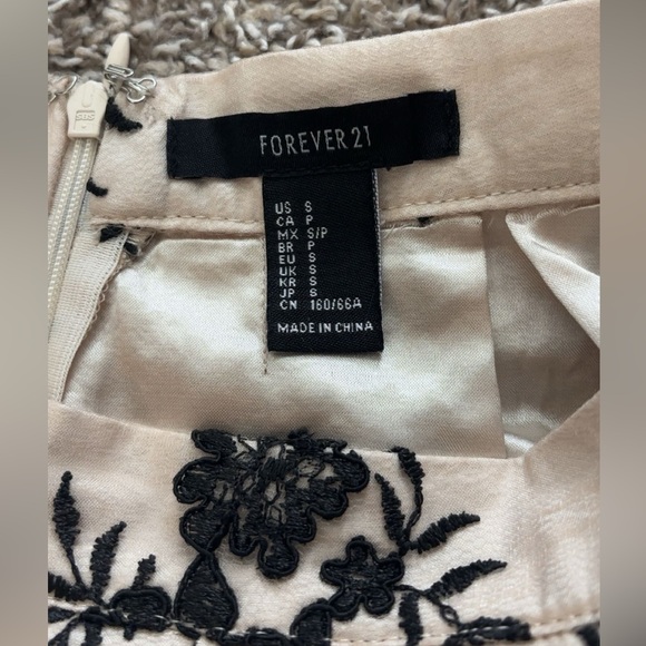 Forever 21 Lace Midi Skirt - Picture 5 of 5